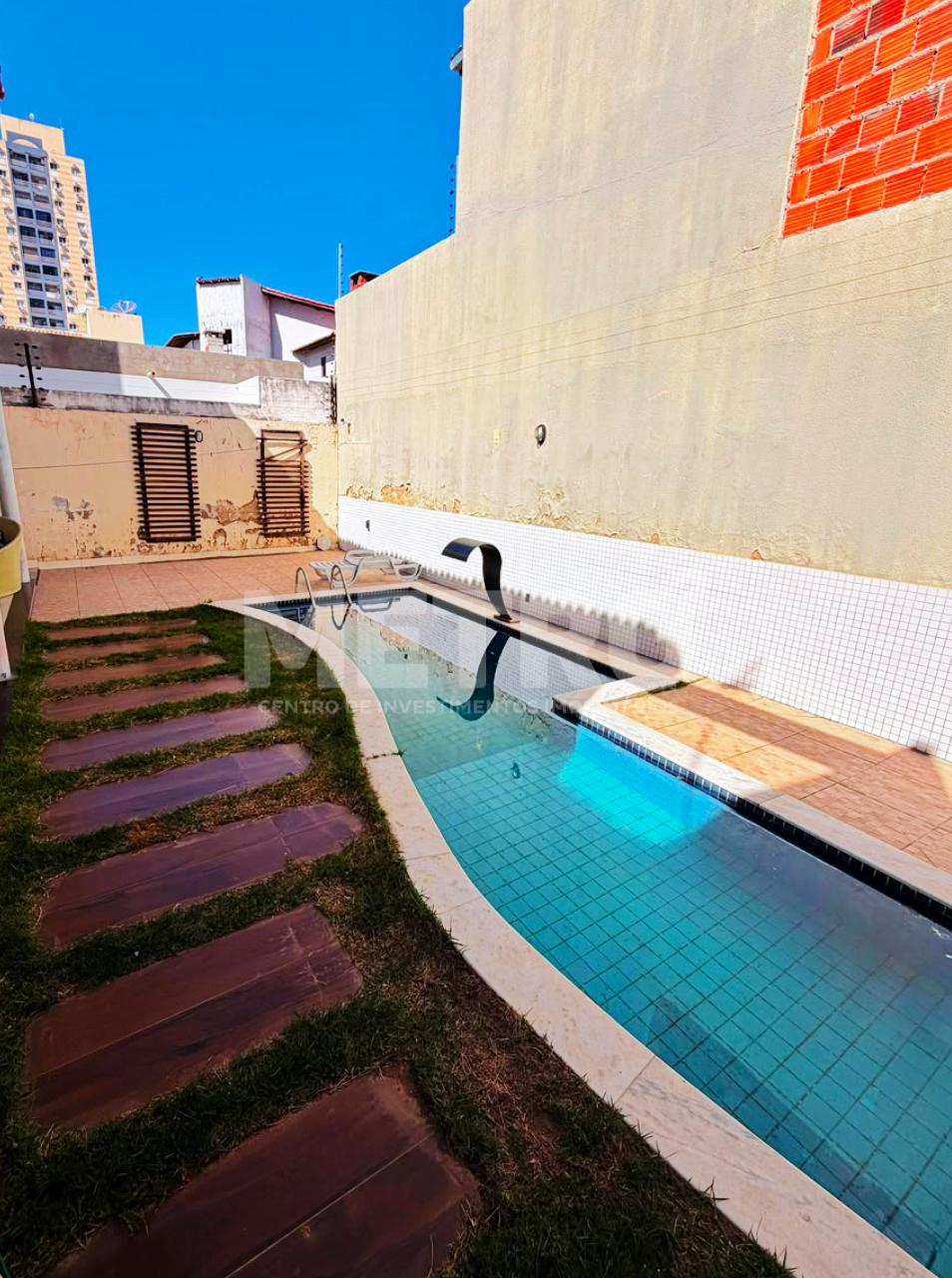 Casa, 2 quartos, 380 m² - Foto 1