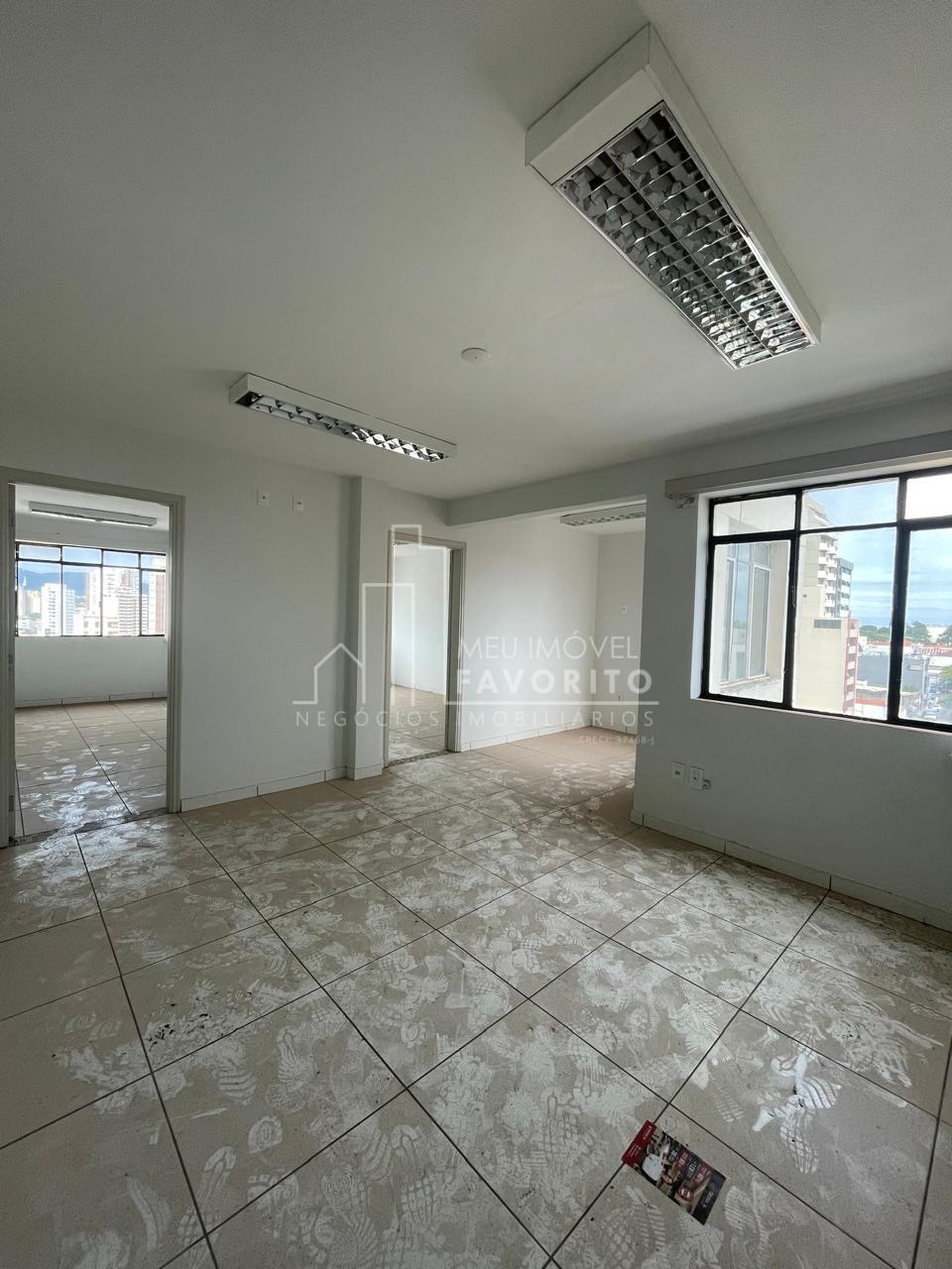 Sala comercial com 70 m , a venda, por apenas R  220 Mil no Ce...