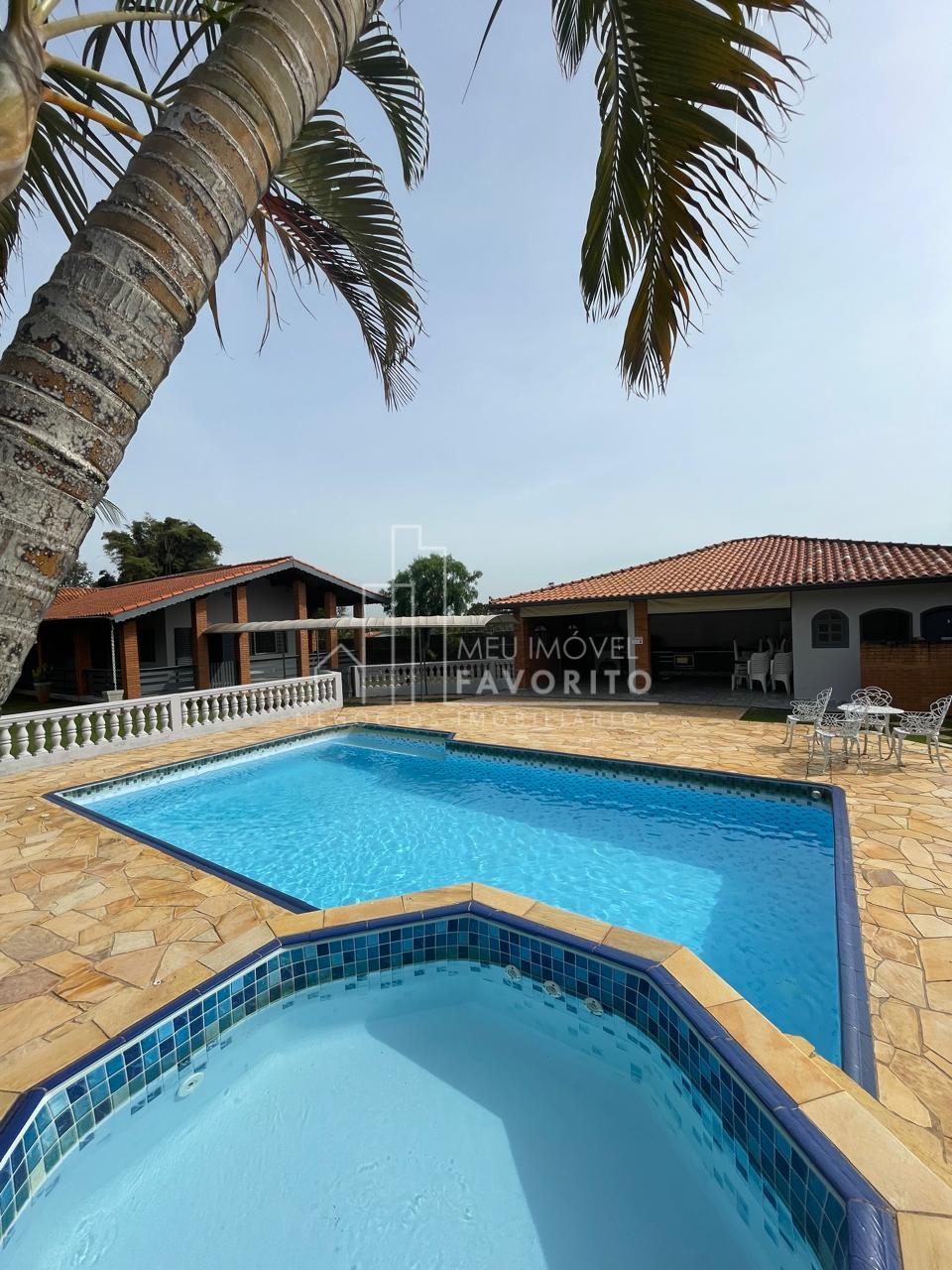 Vende se ch?cara, com piscina e Campo de futebol, no Medeiros,...
