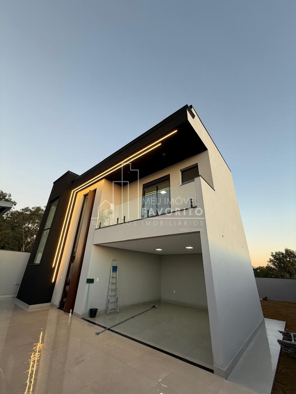 Vende se casa com 3 quartos  1 suíte , varanda, no Vistas Jund...