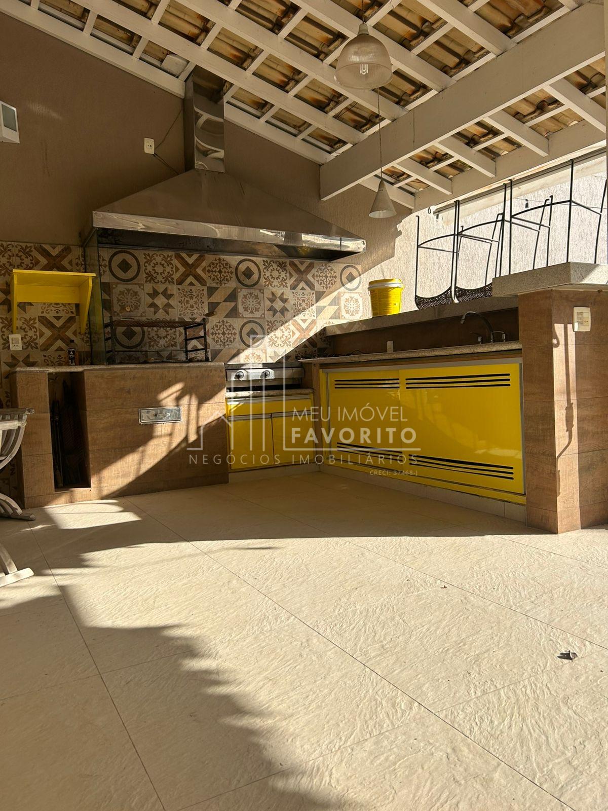 Casa à Venda com 3 suítes, 279m , piscina e churrasqueira, Jar...