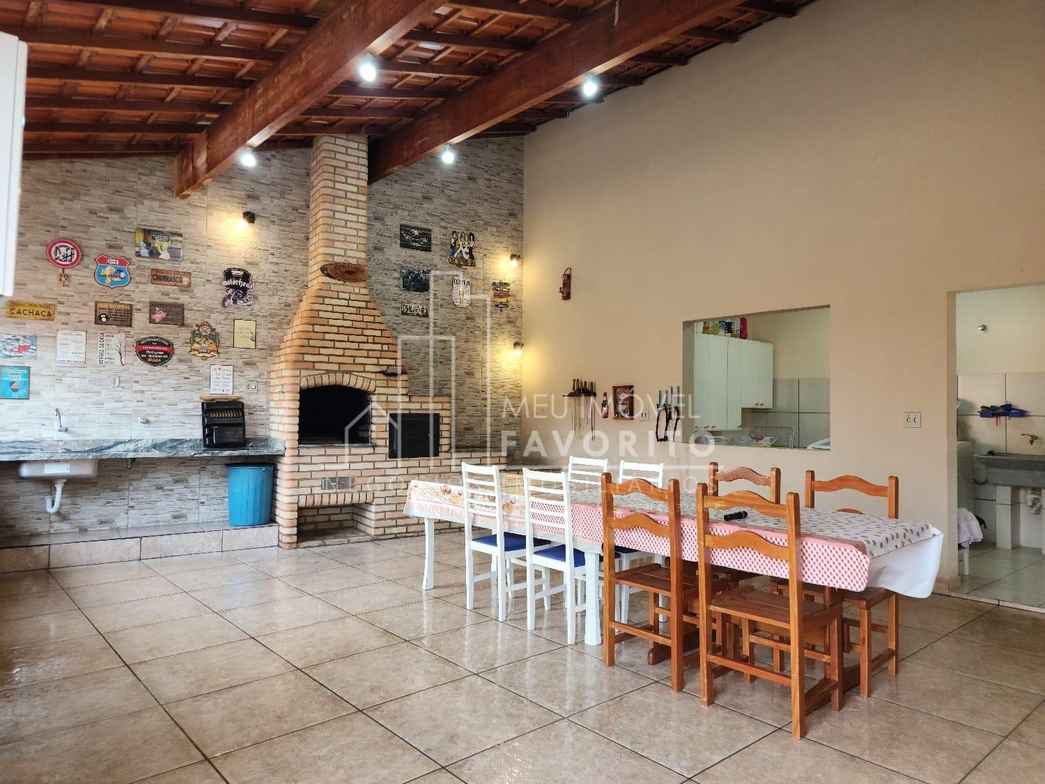 Casa a venda com 2 quartos, 2 banheiros 336m , no Bairro Caxam...