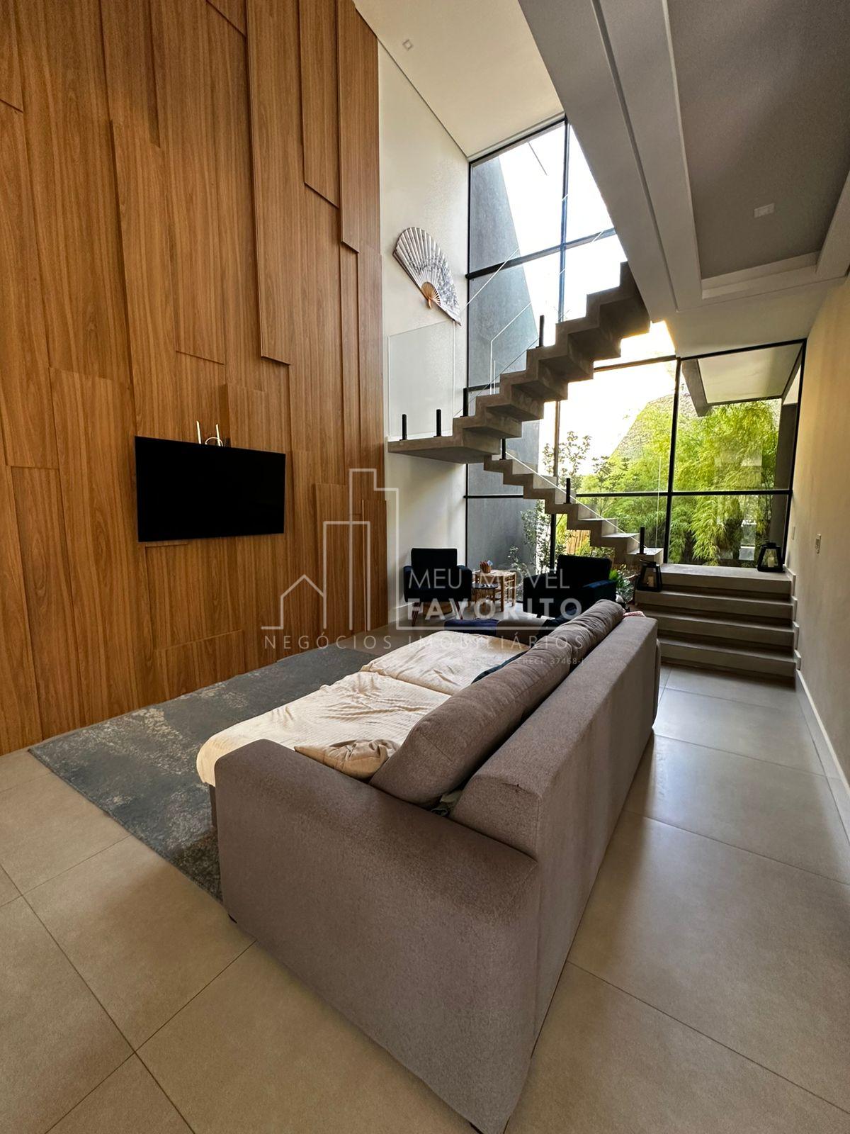 Vende-se casa de 380m , com 3 suítes no condomínio Capital Vil...