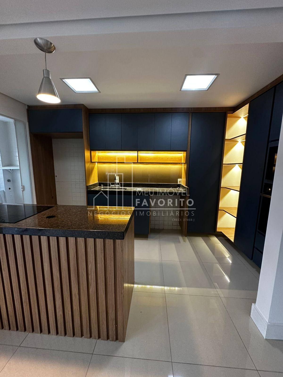 Vende-se apartamento de 93m , com 3 dormitórios  1 suíte  no C...