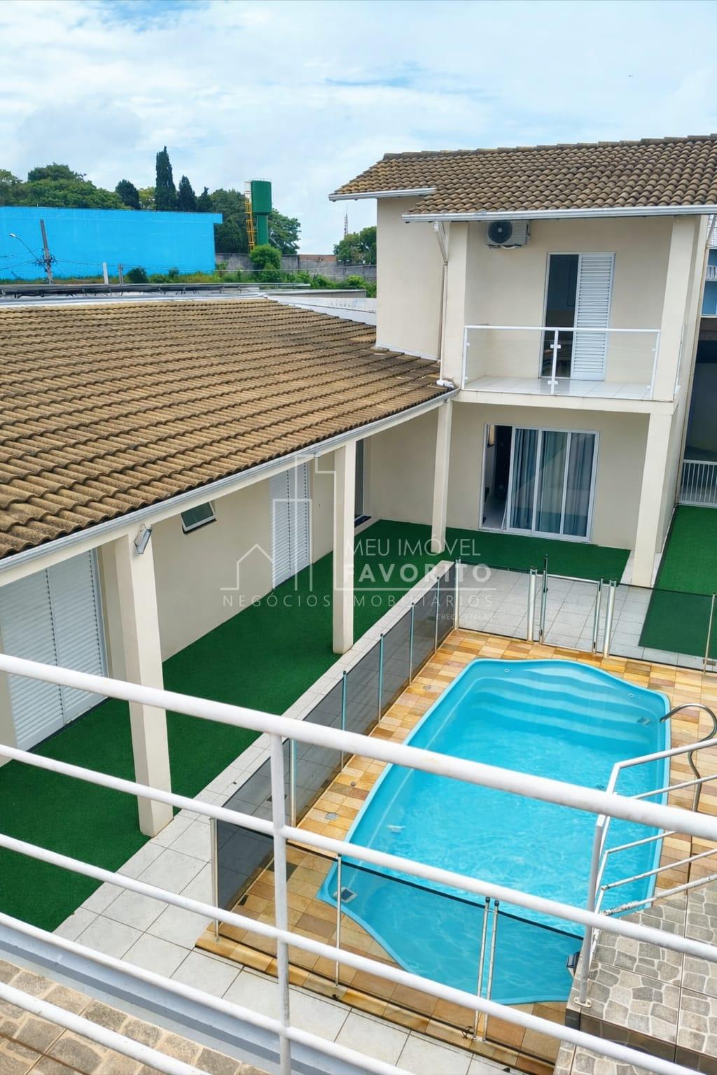 Segurança e Amplitude  Casa Moderna com 4 Dormitórios no Horto...