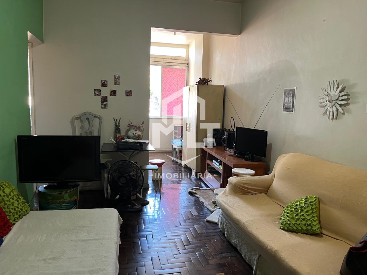MLT vende apto de 54 m , sala, quarto, cozinha, área de serviço e dependência.