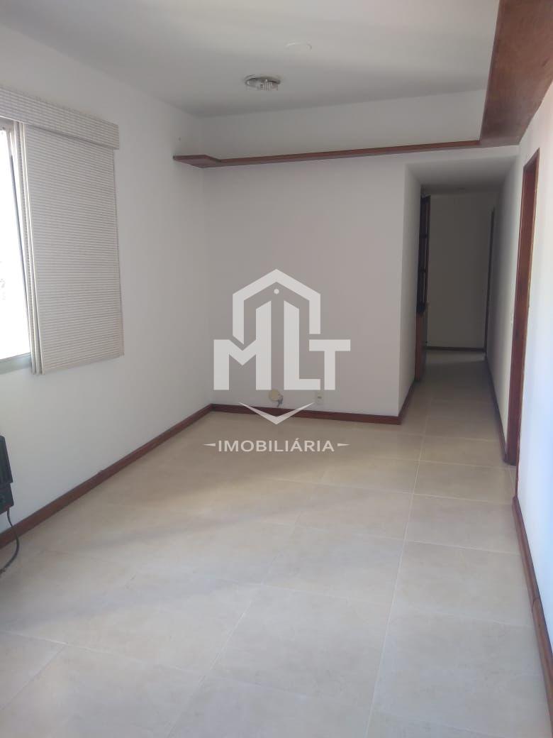 MLT vende  excelente 3 quartos, sendo 1 suíte, sala espaçosa, cozinha planejada.