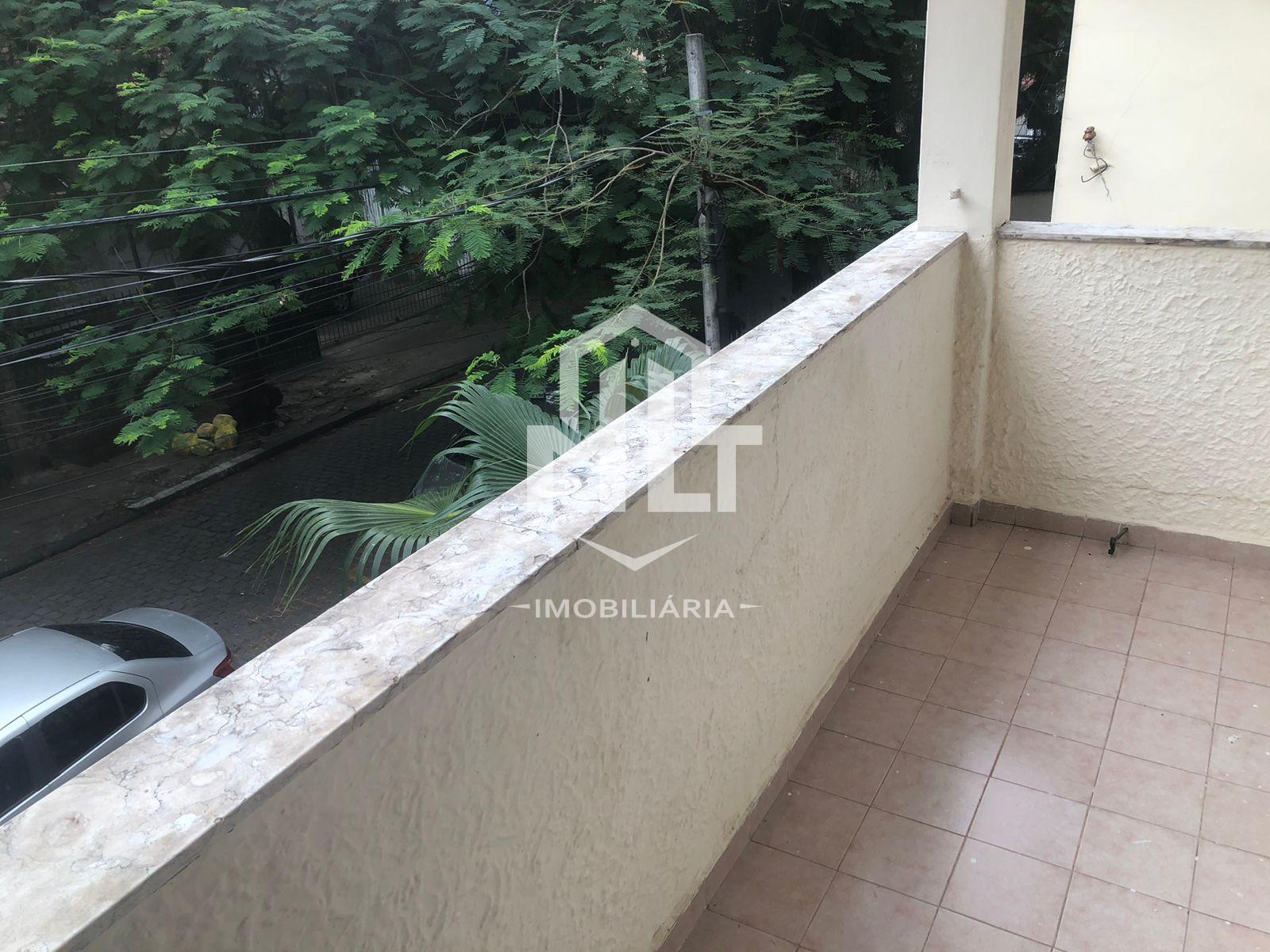 Casa à venda, varanda, 06 quartos, 02 cozinhas, 04 vagas de garagem, Rio comprido- RIO DE JANEIRO