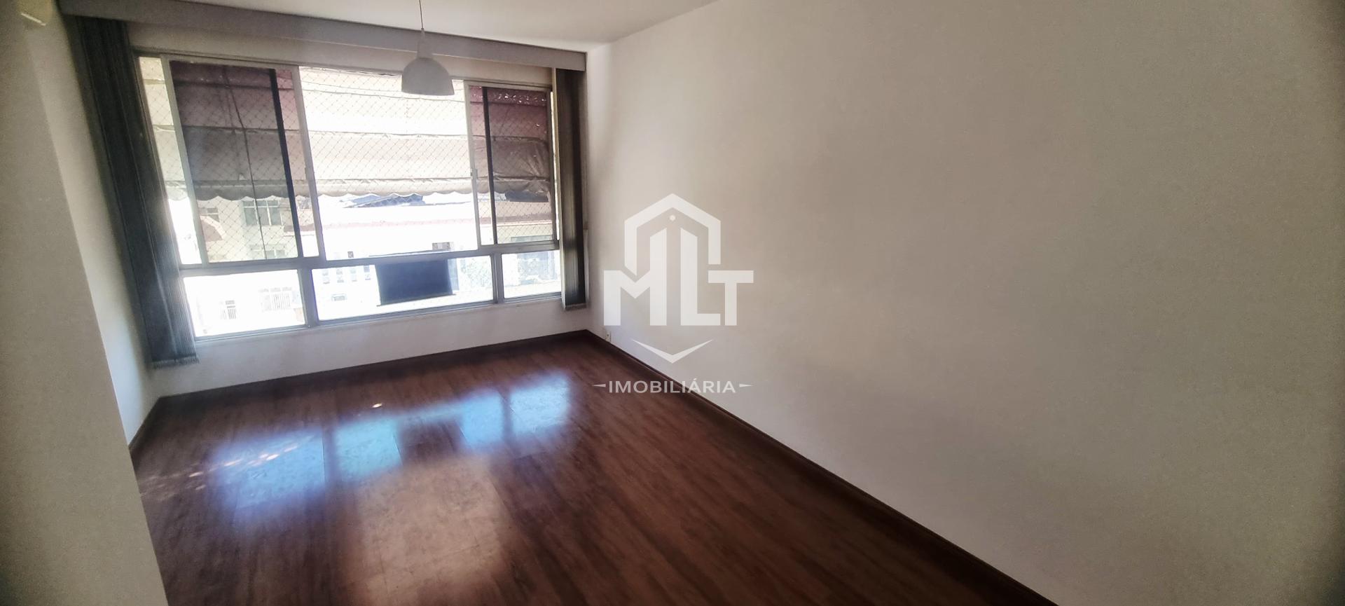apartamento a venda na rua engenheiro Ernani Cotrim, colado com a rua Uruguai.