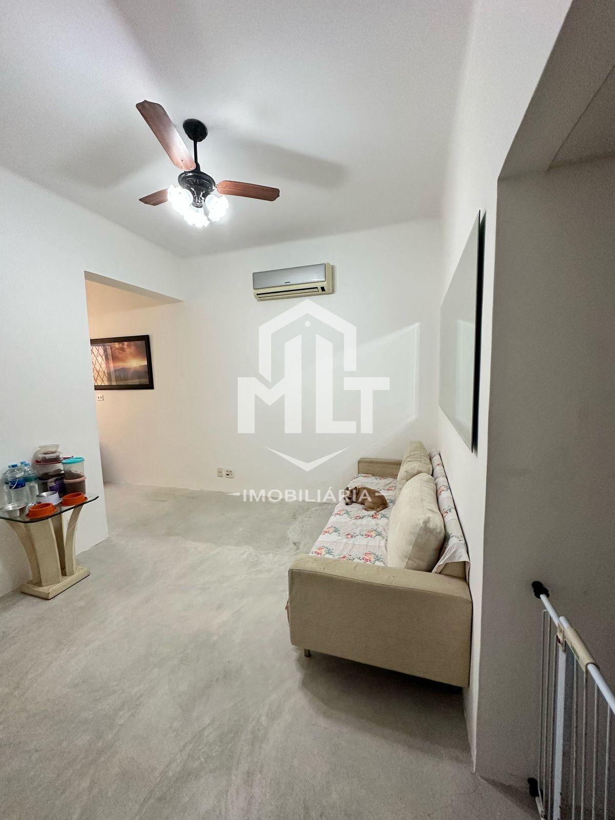 Apartamento sala, 2 quartos, isento de IPTU, localizado na Tijuca.