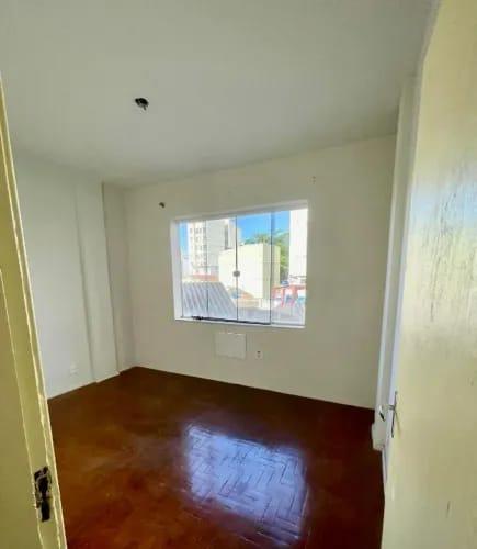 MLT Imobiliária Vende Tijuca, sala quarto, banheiro, cozinha, quarto revertido