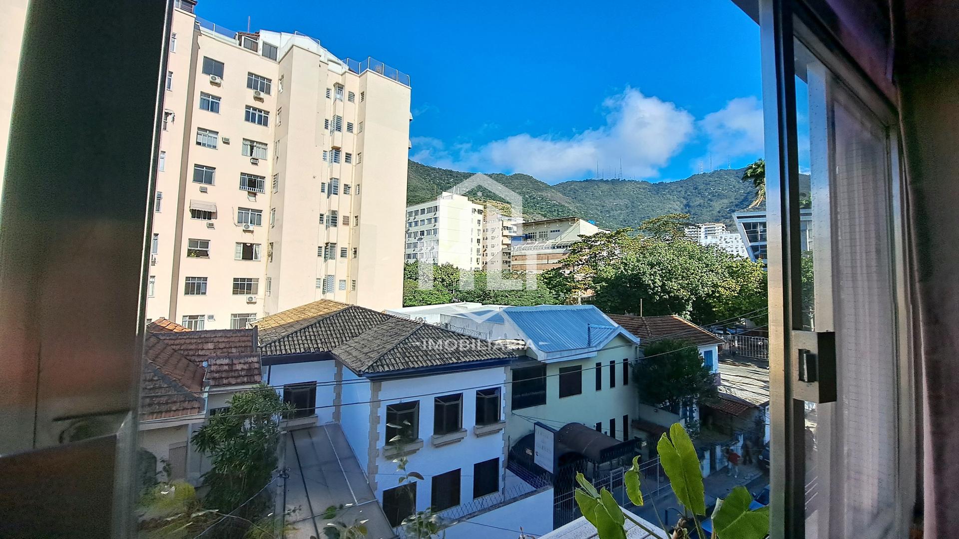 MLT Imobiliária Vende - Apartamento ampla sala, 3 quartos na Rua Conde de Bonfim