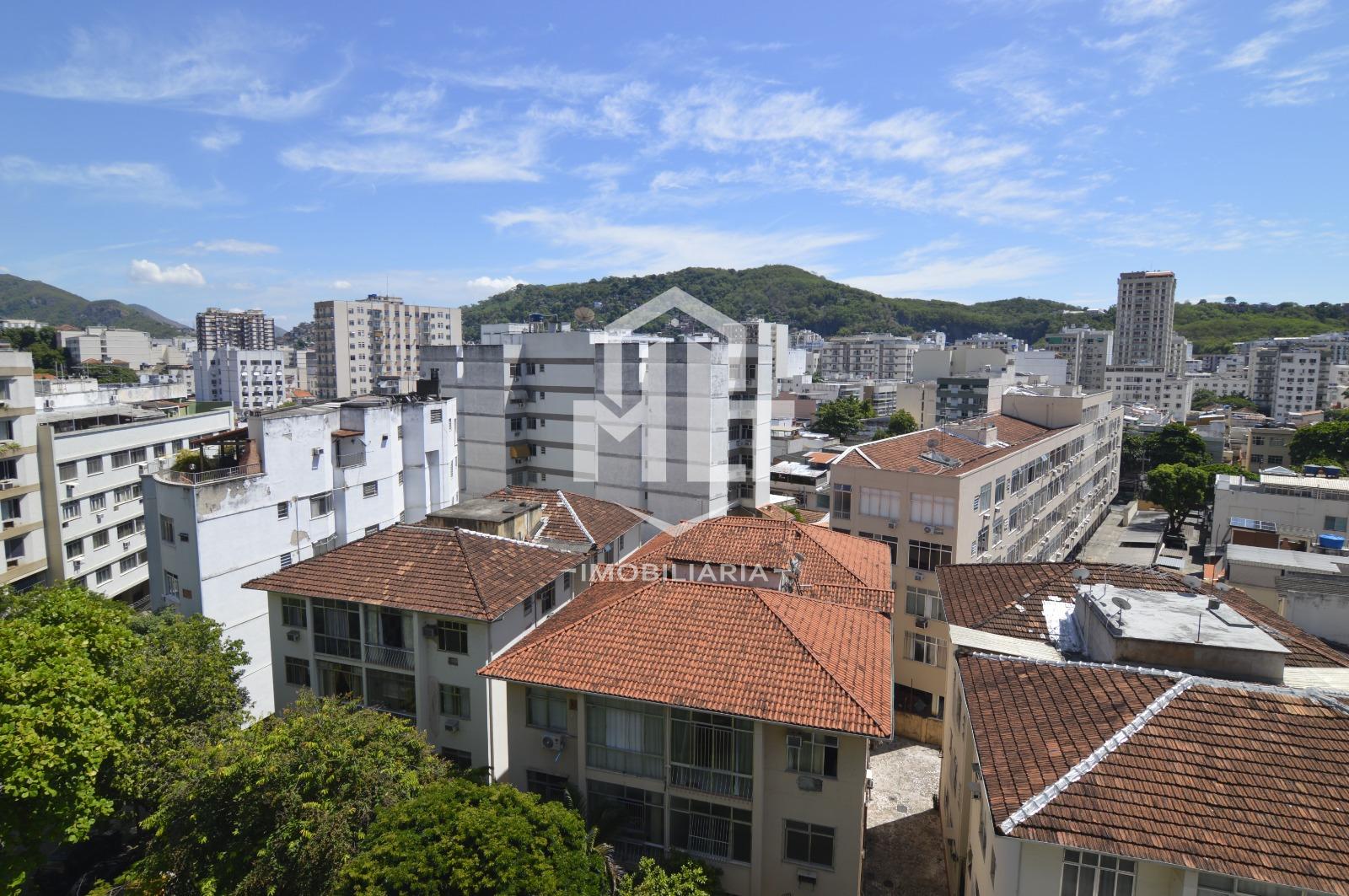 Apartamento à venda de sala, 2 quartos com dependência completa e portaria 24h
