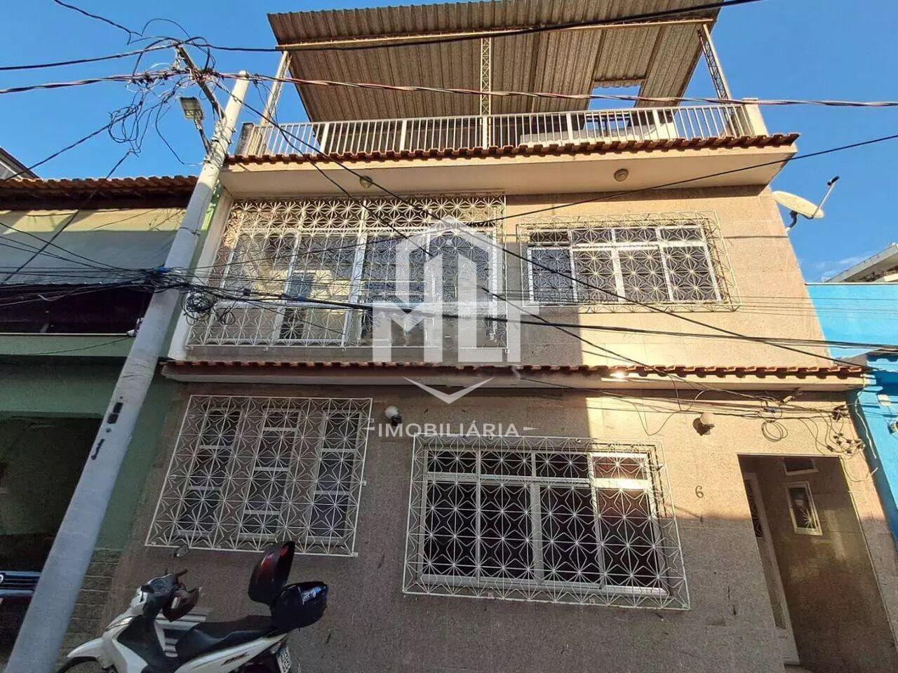 Linda e espaçosa casa triplex no Méier, situada na Rua Idelfonso Penalba