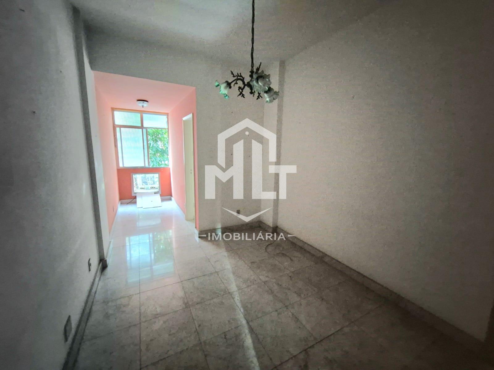MLT Imobiliária Vende Cód  761 - Apartamento sala 2 quartos com vaga na Rua Edmundo Lins Copacabana