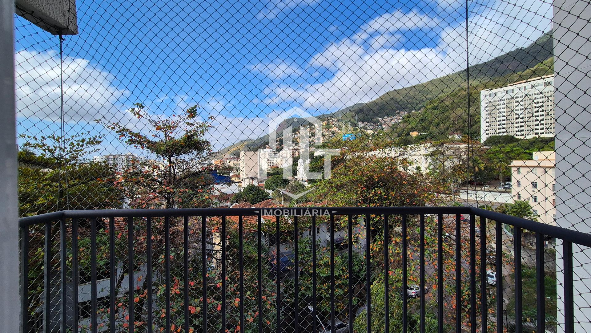 MLT Imobiliária Vende - Cód: 976 - Apartamento na Rua Embaixador Ramon Carcano (Tijuca).