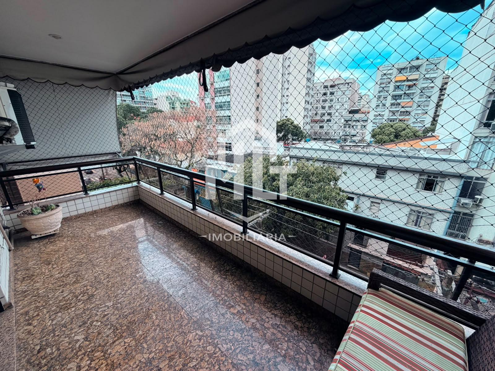 Apartamento com 3 dormitórios, varandão e 2 vagas, Professor Gabizo, Tijuca, RJ