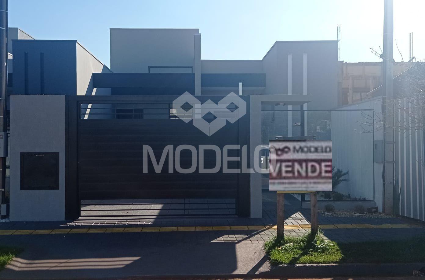 CASA COM 101M² | TERRENO COM 180M²  IMÓVEL POSSUI: *SALA *COZI...