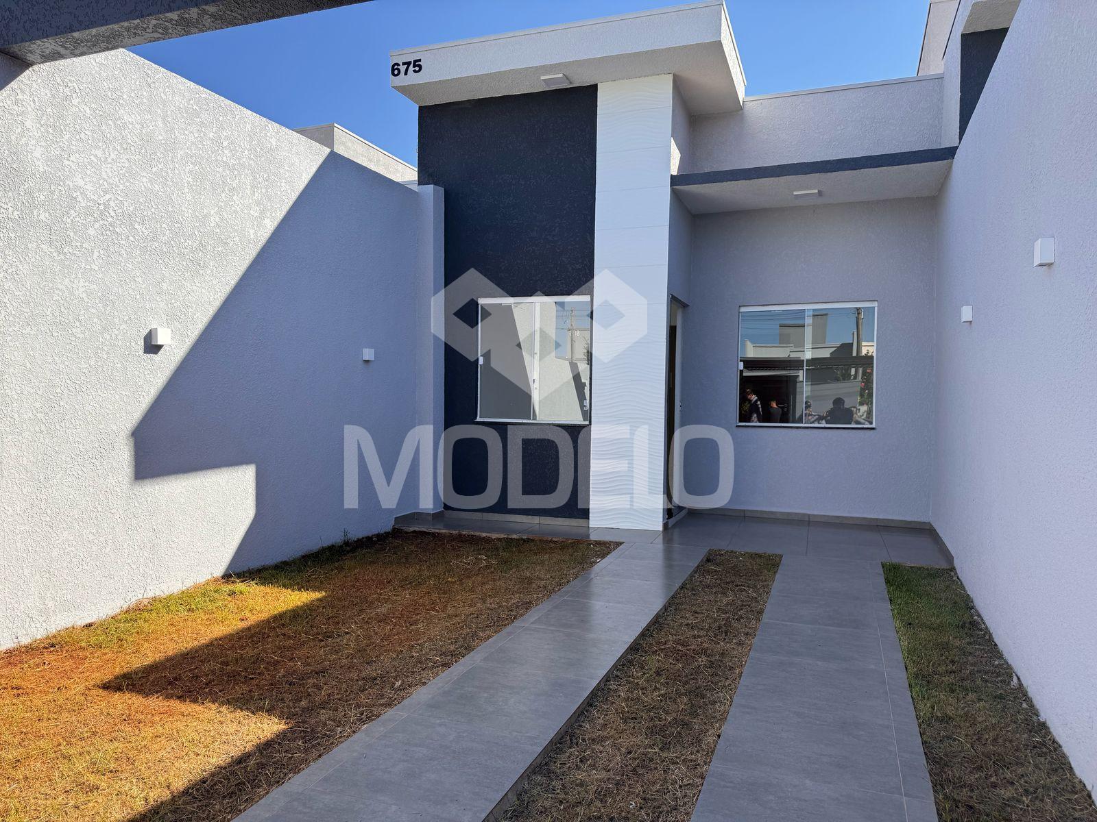 CASA à venda COM 70,00M  E TERRENO COM 125,00M  NO JD. PINHEIR...