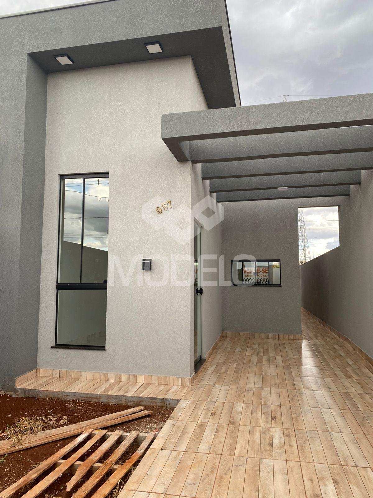 CASA à venda COM 54,90M  E TERRENO COM 125,00  NO JD PANORAMA II