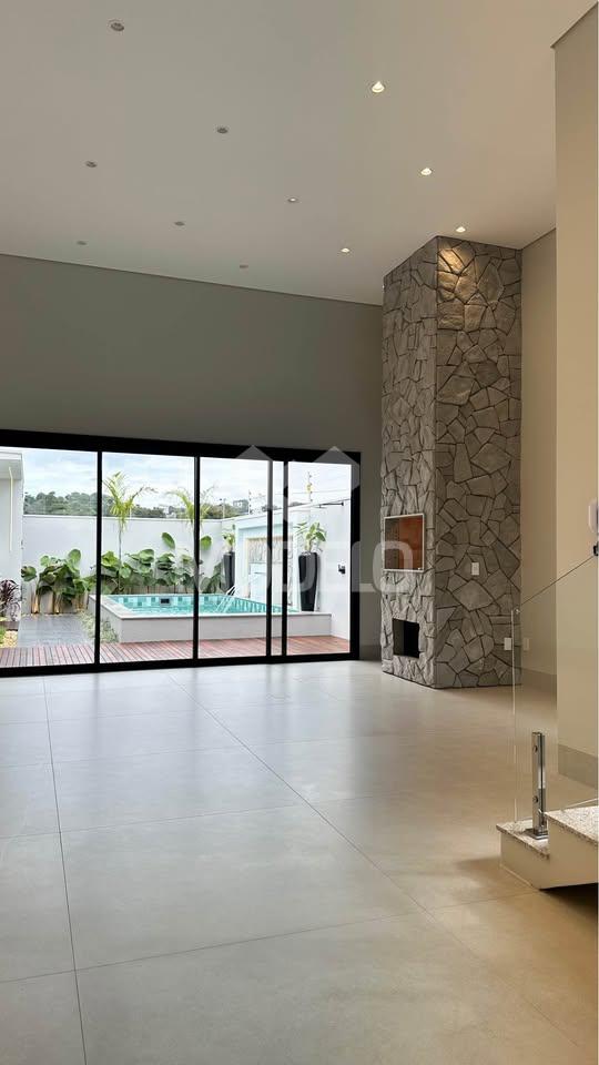 CASA ALTO PADRÃO COM PISCINA à venda COM 220M  E TERRENO COM 3...