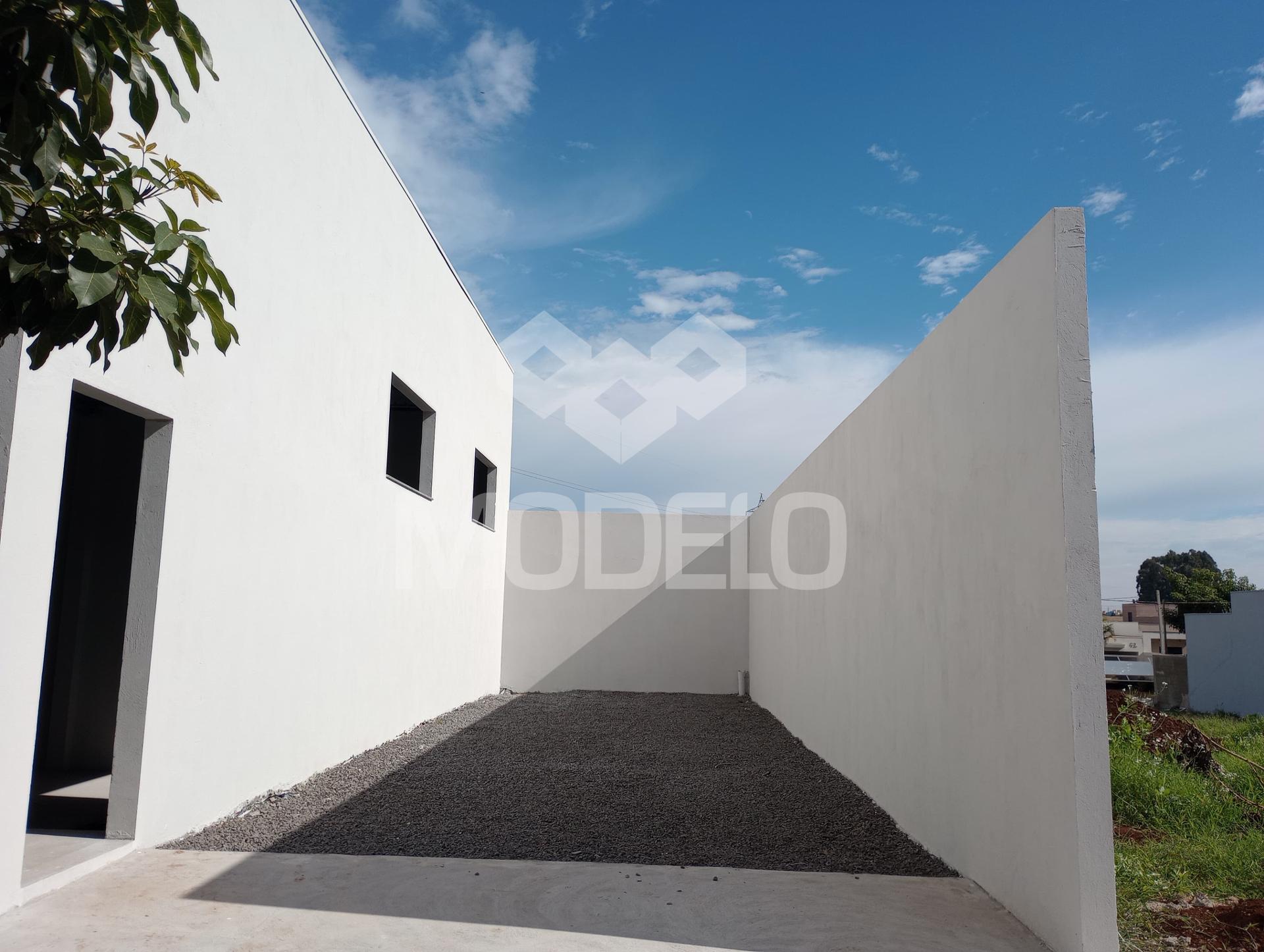 BARRACÃO A à venda COM 587m  EM UM TERRENO COM 913,75m 