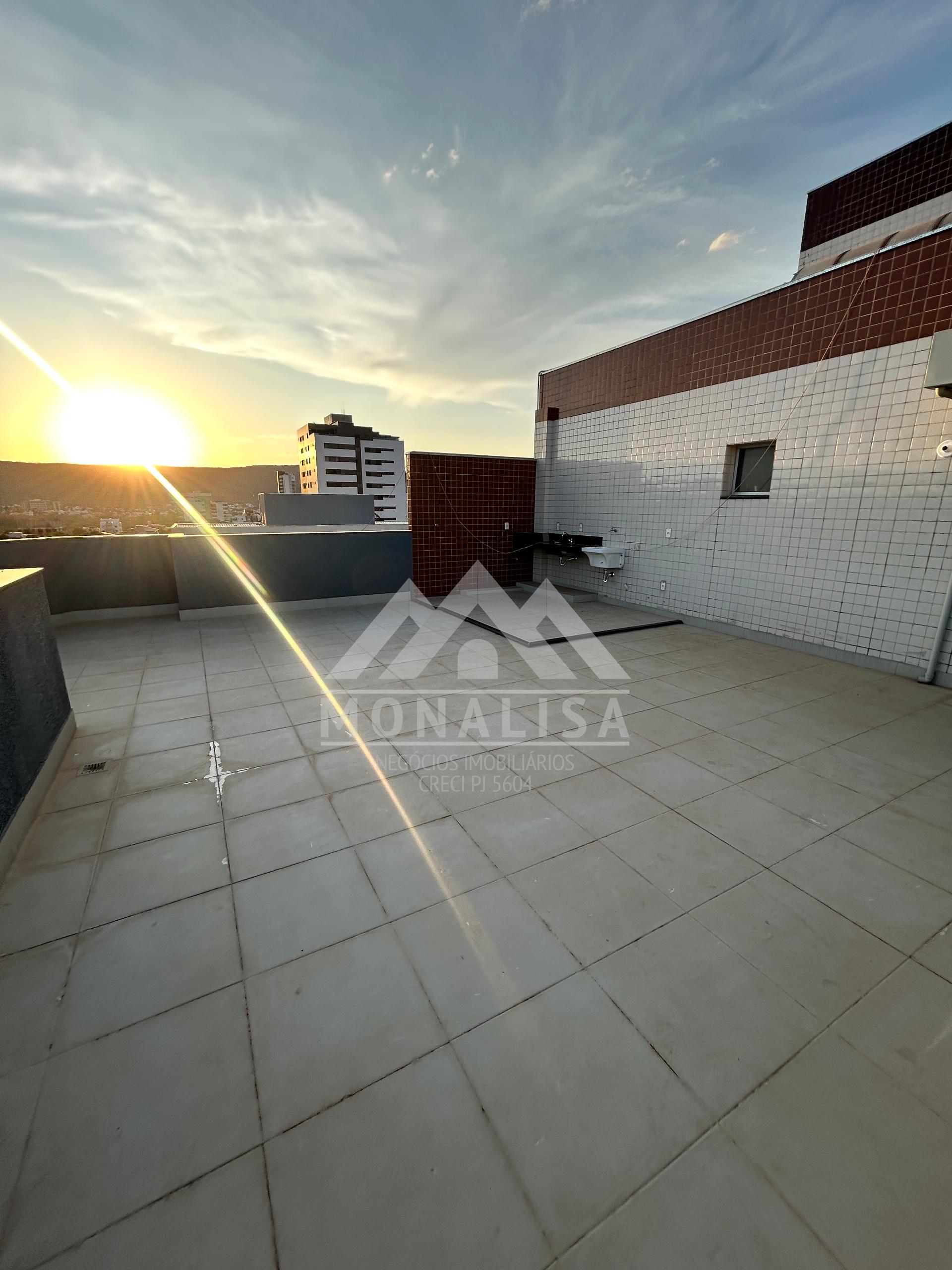 Cobertura Duplex à Venda  Bairro Cândida Câmara Com elevador