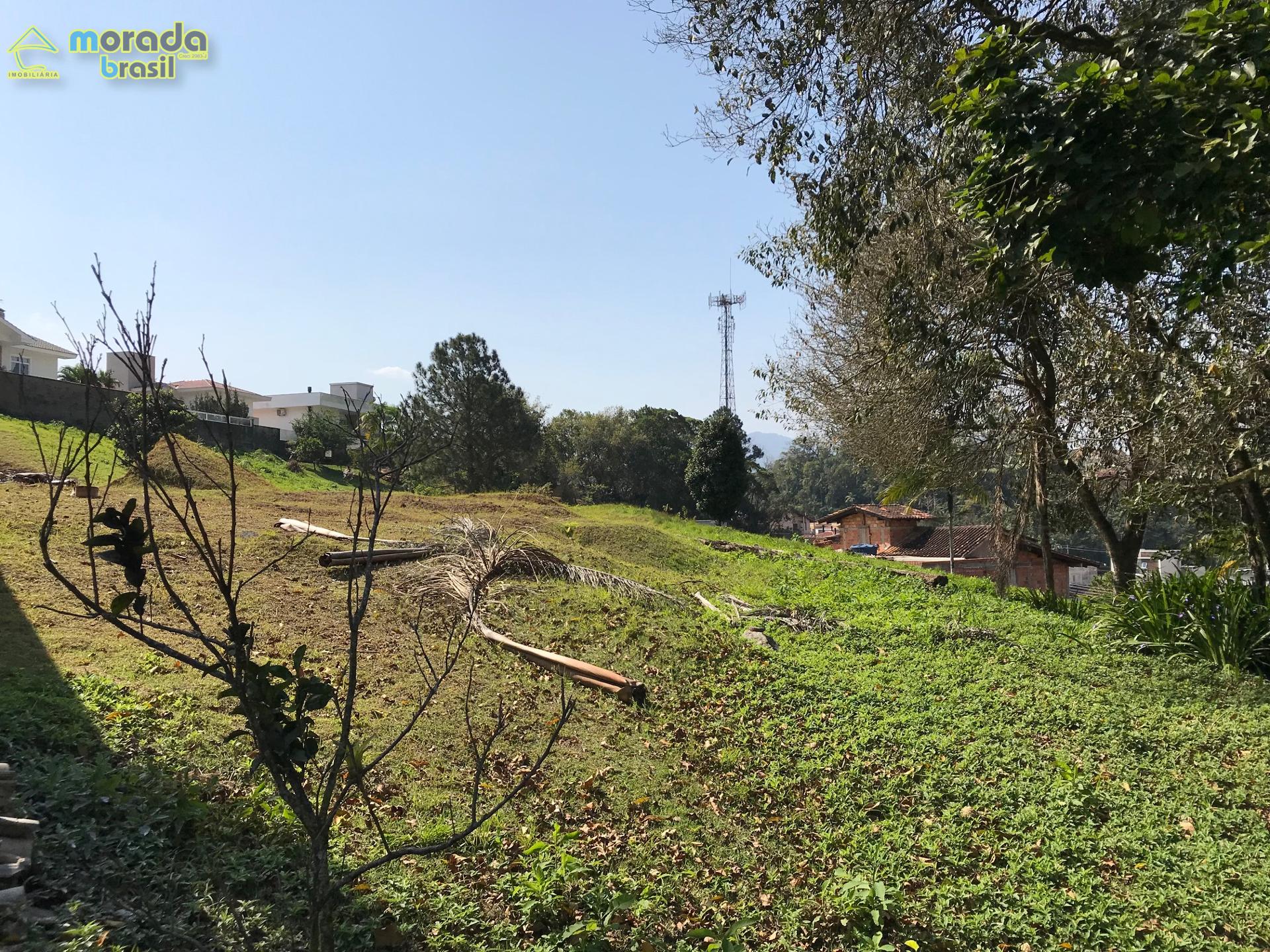 TERRENO EM CONDOMÍNIO FECHADO