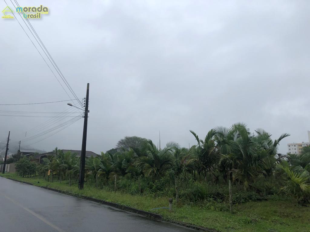 Terreno com 12.000 m²
