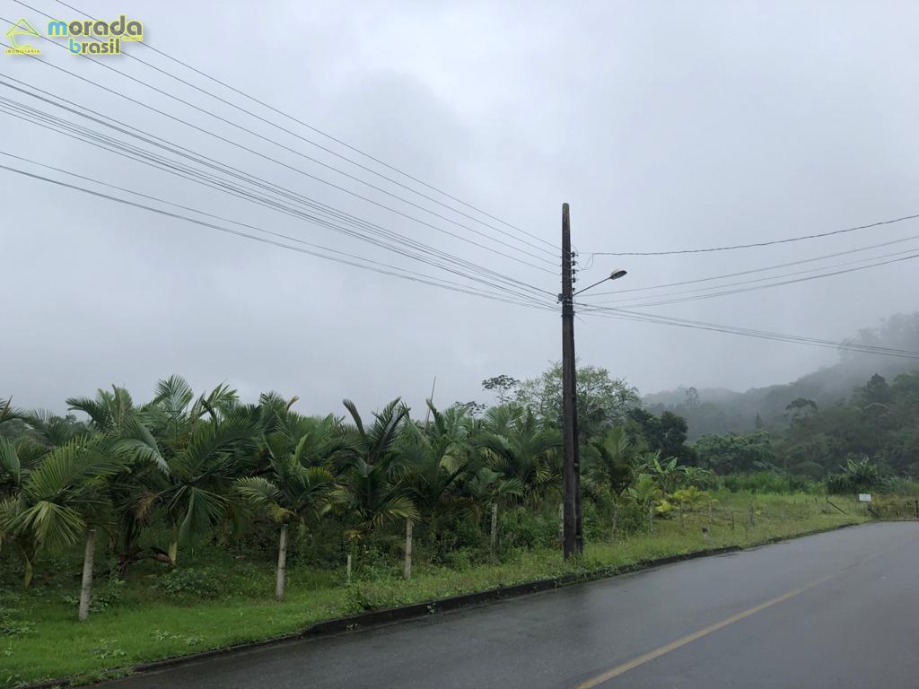 Terreno com 12.000 m²