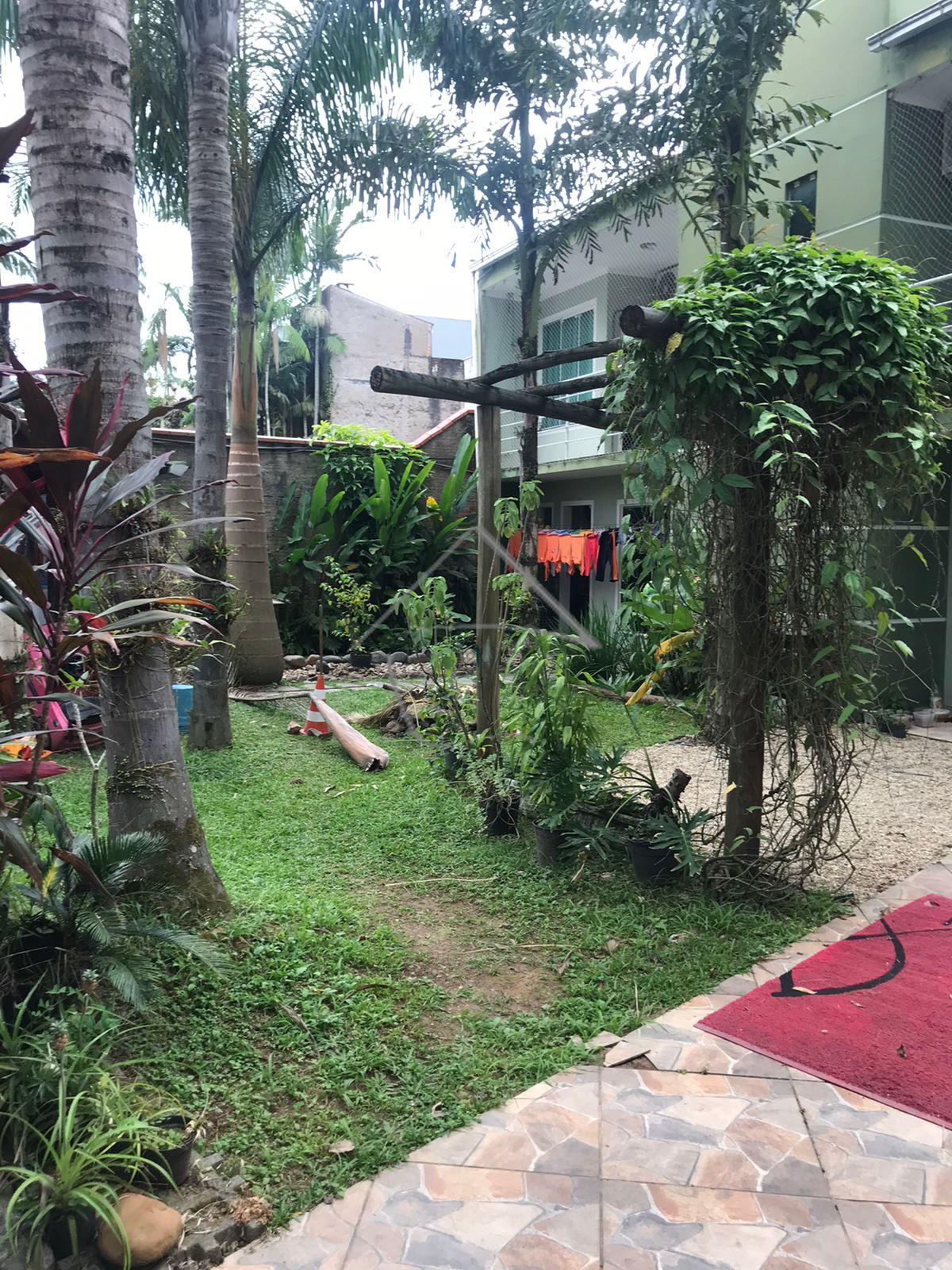 Casas com sala comercial à venda - Bairro Jaragua esquerdo - J...