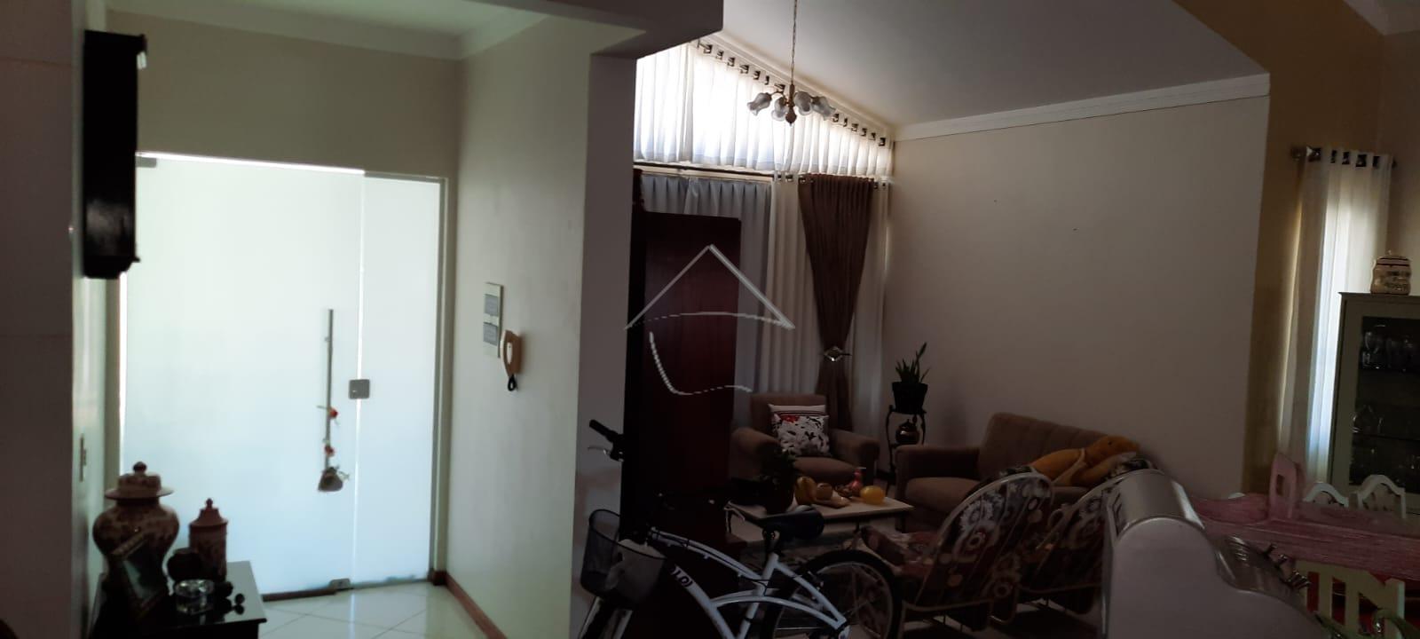 Casa com suíte e mais 2 Quartos á Venda - Bairro Czernierwicz ...