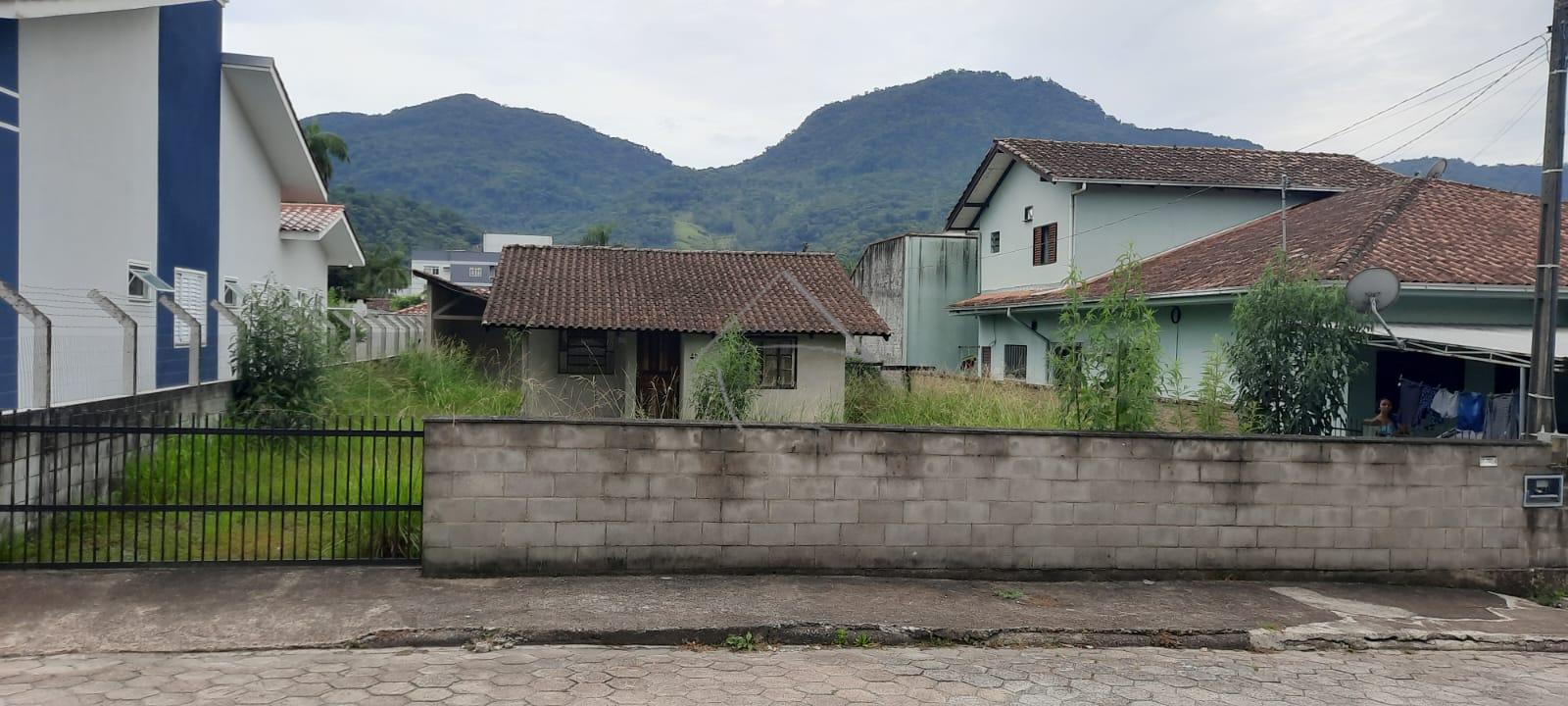TERRENO DE 485,4m² - PRÓXIMO AO CENTRO RUA SEM SA´DA - JARAGUÁ...