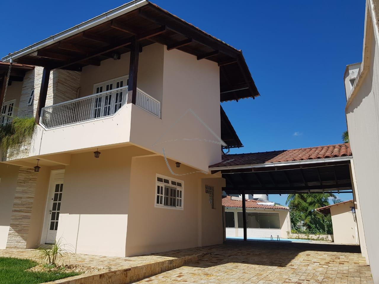 CASA DE ALTO PADRÃO COM FORNO PARA PIZZA E FOGÃO A LENHA