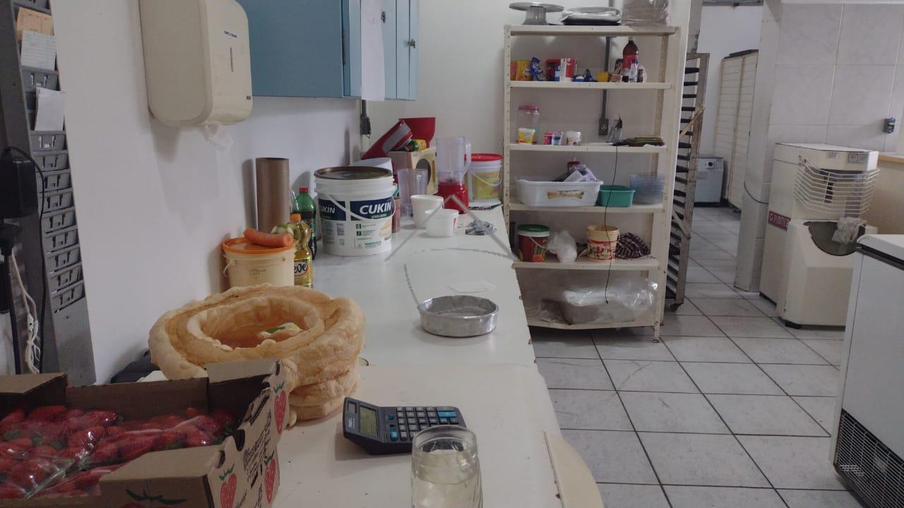Casa comercial com 2 apartamentos em cima à venda - São luis
