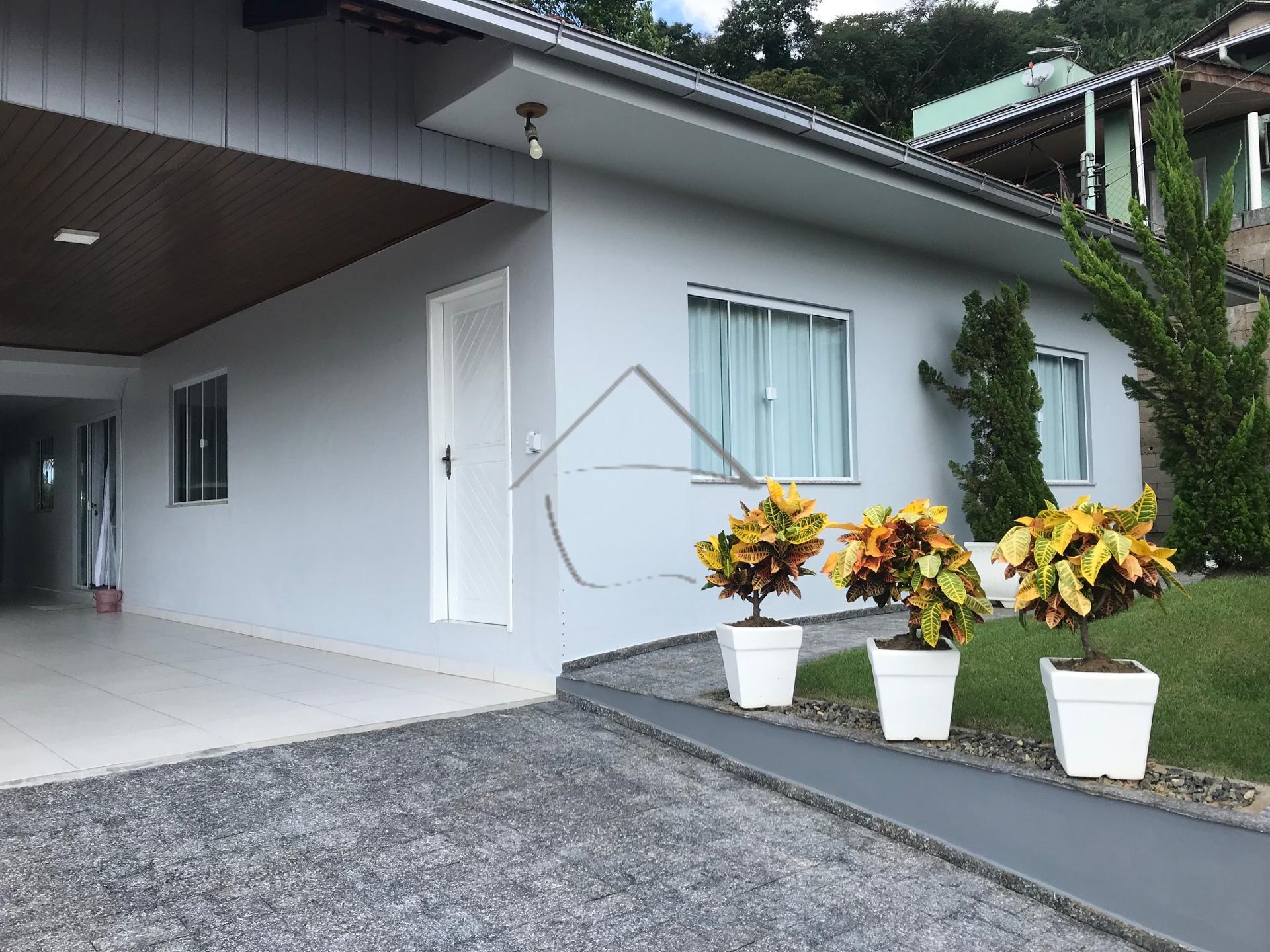 CASA À VENDA NA ILHA DA FIGUEIRA