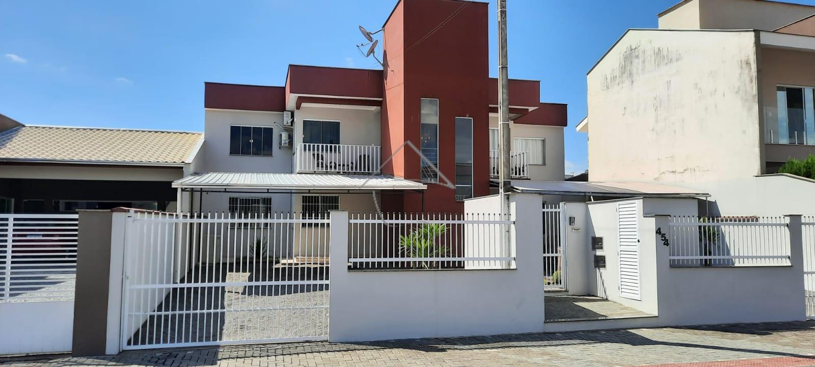 APARTAMENTO NO TÉRREO TODO MOBILIADO, COM PISO VINILICO