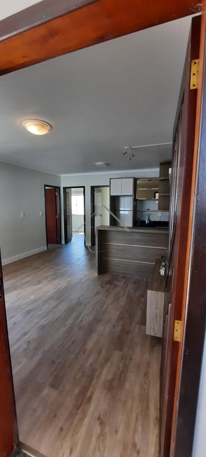 APARTAMENTO NO TÉRREO TODO MOBILIADO, COM PISO VINILICO