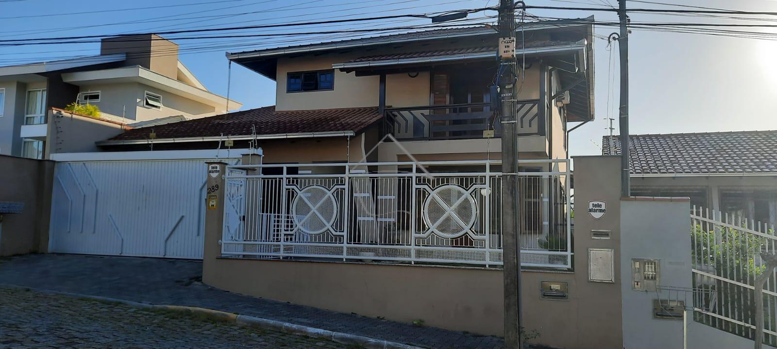 CASA LOCALIZADA NA VILA LENZI, JARAGUÁ DO SUL / SC