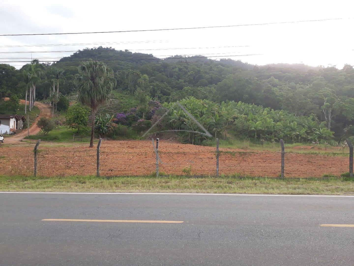 TERRENO JÁ COM ESCRITURA, ÓTIMA LOCALIZAÇÃO.