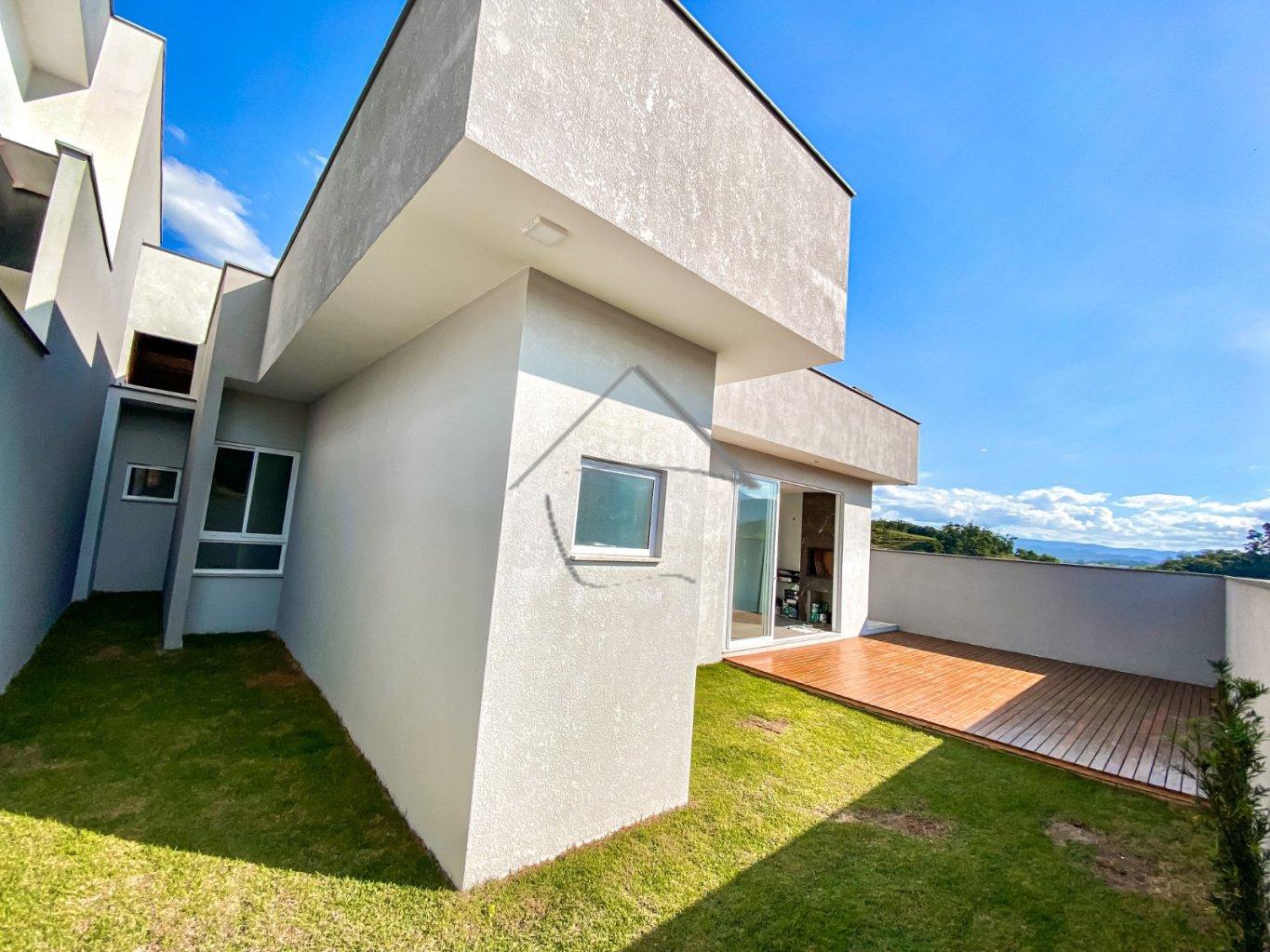 Casa Nova com 2 suíte e 1 dormitório. Aceita imóvel