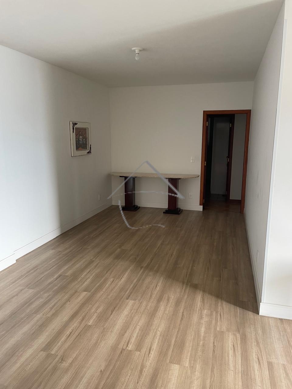 APARTAMENTO SEMI MOBILIADO COM ELETRODOMÉSTIOS NO CENTRO