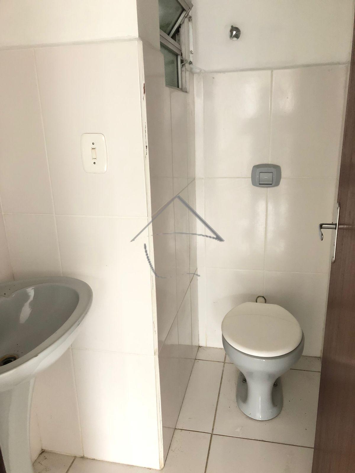 Sala comercial disponível para locação.