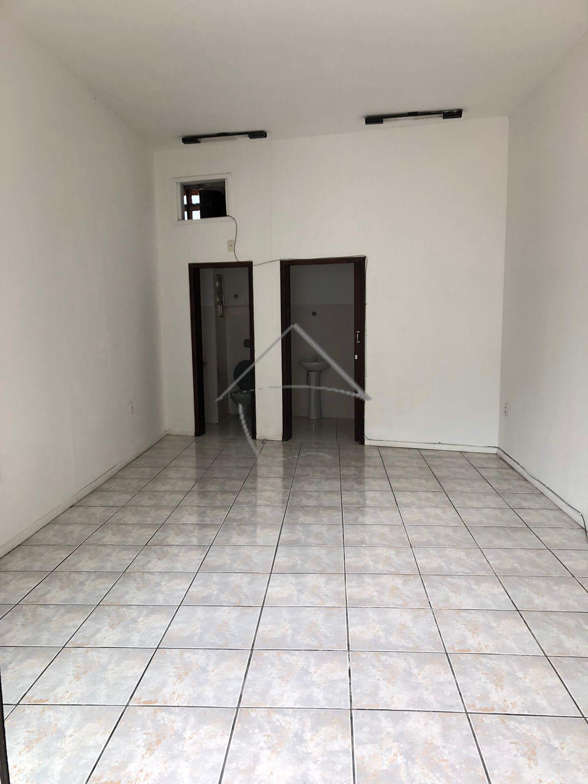 Sala comercial disponível para locação.