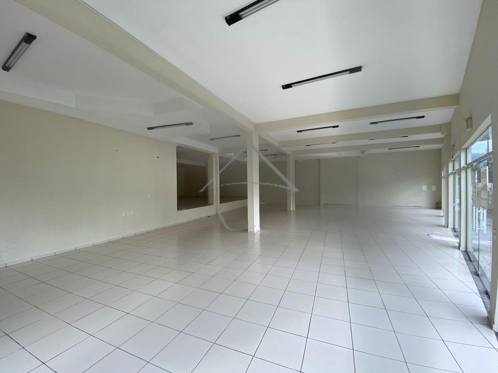 Sala comercial ampla para locação no Bairro Jaraguá Esquerdo