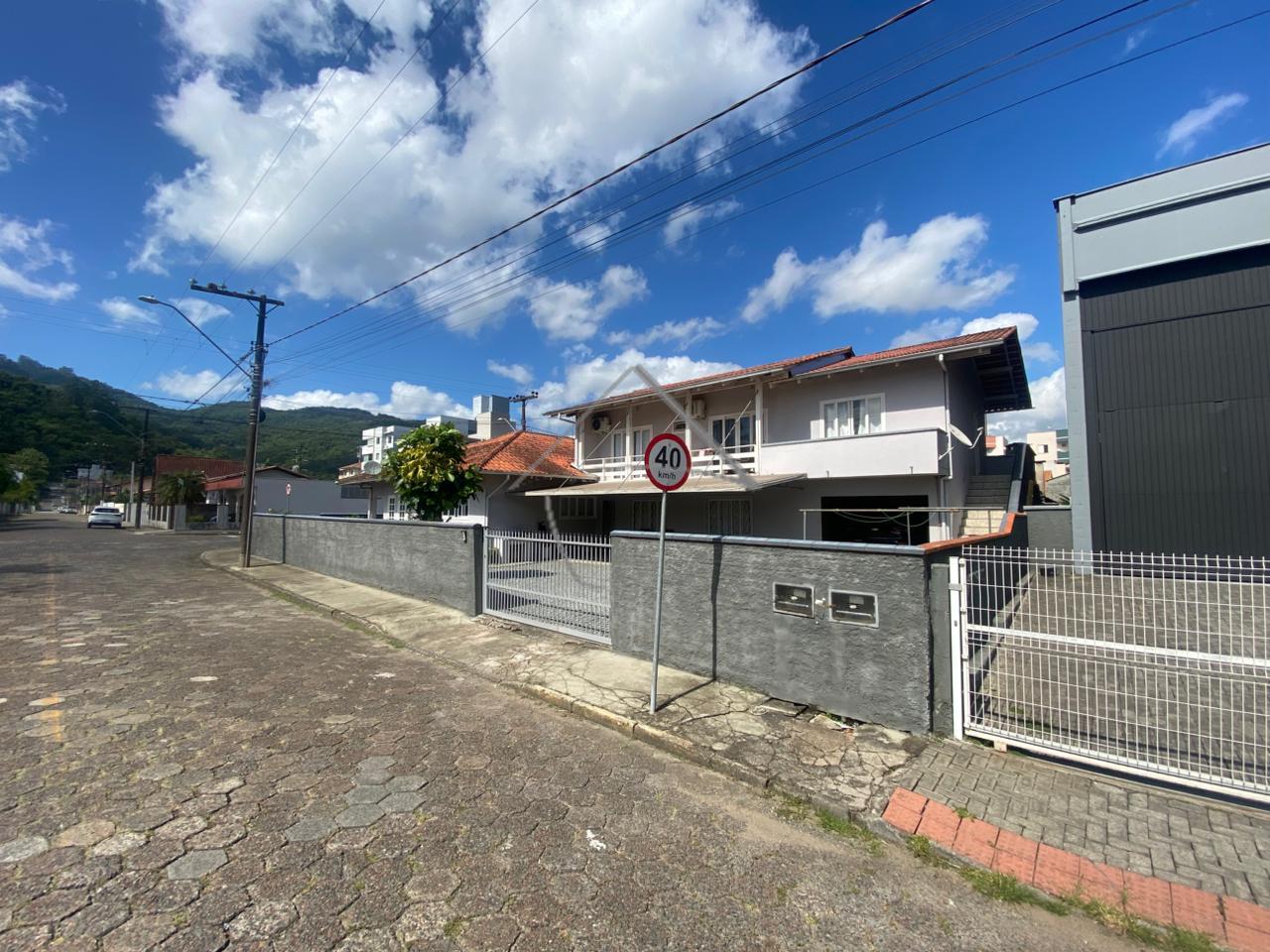 Casa com 03 moradias à venda, ILHA DA FIGUEIRA, JARAGUA DO SUL...