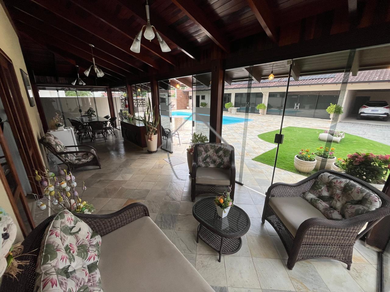 Casa mobiliada e equipada disponível para locação, bairro Barr...