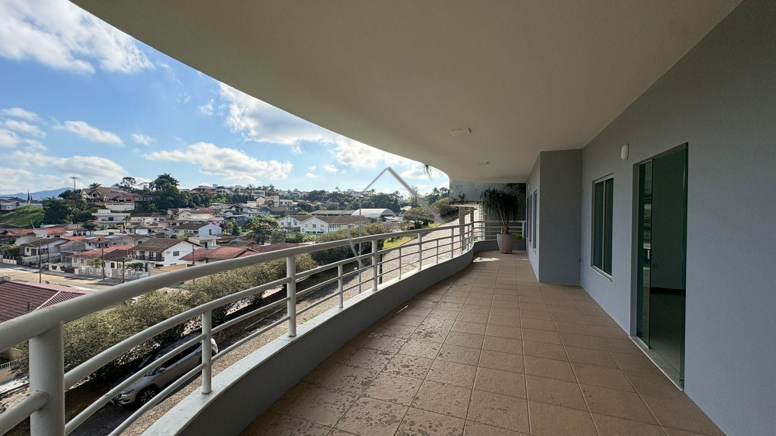 CASA BAIRRO JARAGUA ESQUERDO