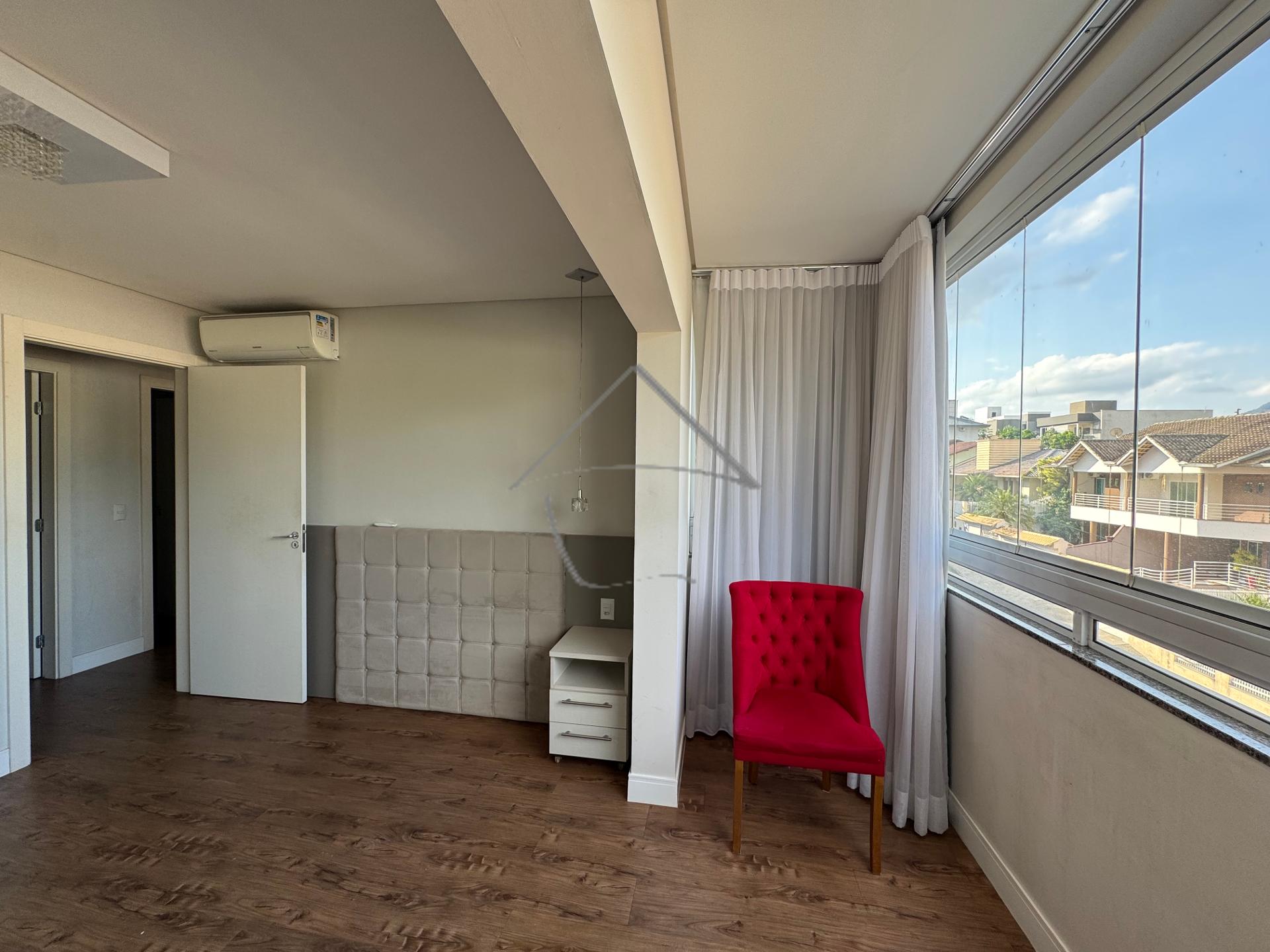 Apartamento 01 suíte 03 dormitórios à venda,130.00 m², JARAGUA...