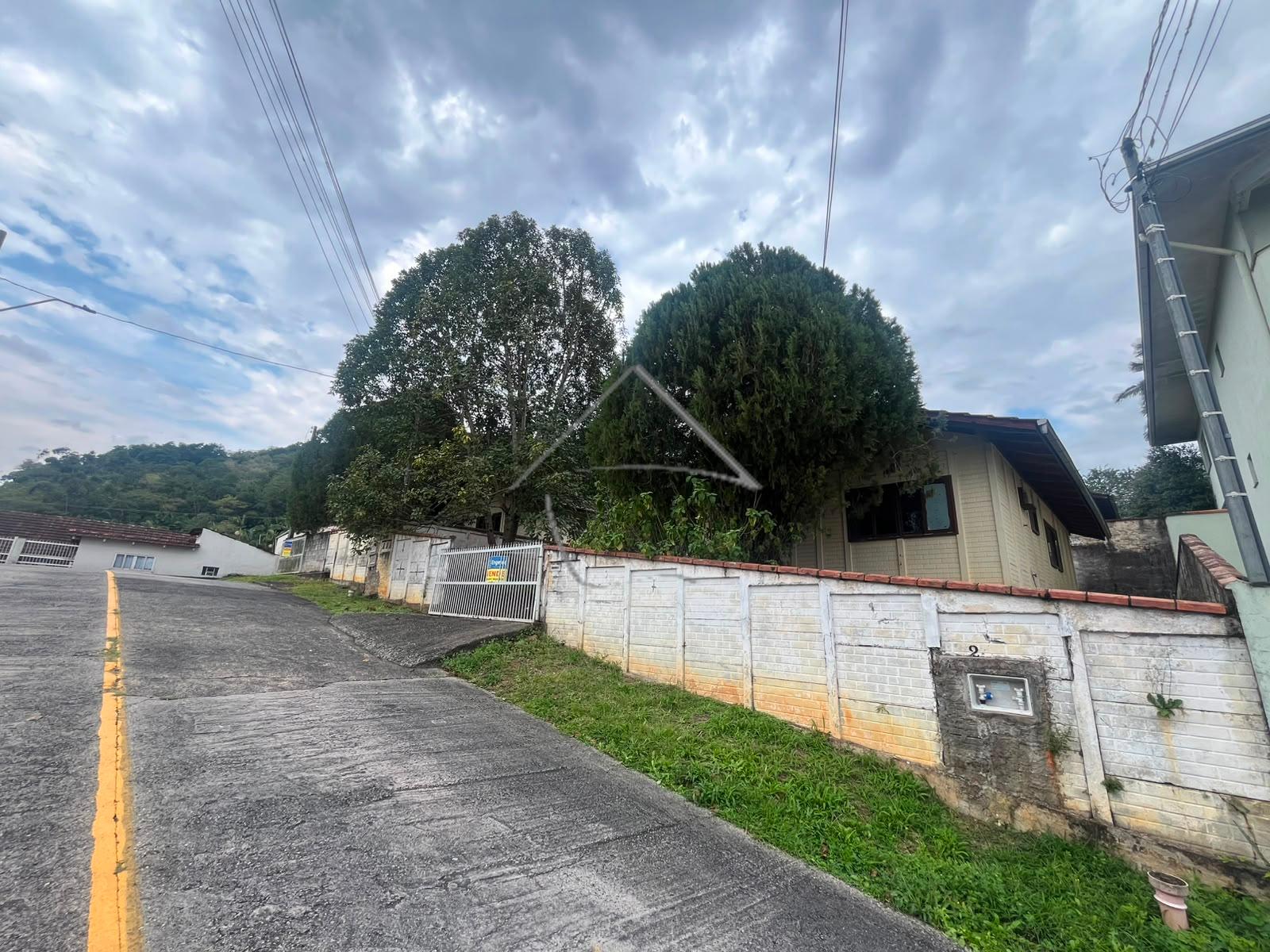 Terreno grande com 3 Casas à Venda - Ilha Da Figueira - Jaragu...